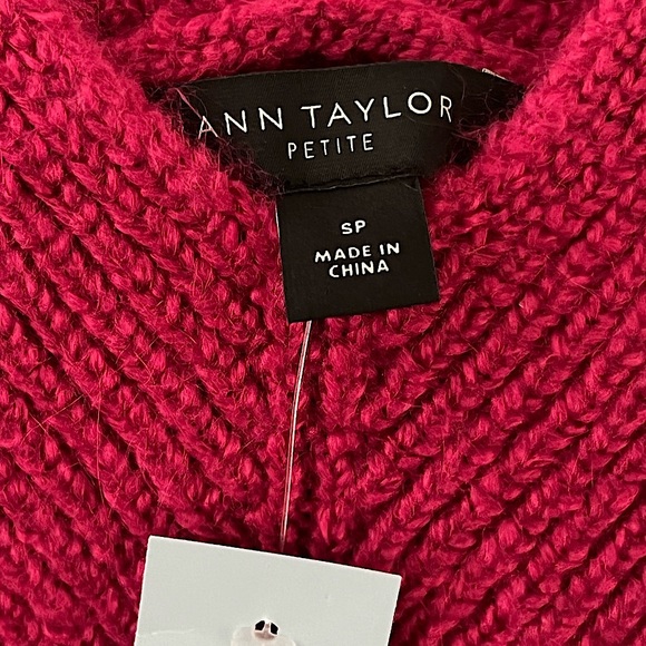 New Ann Taylor Fuschia Pink Sweater Small Petite - Picture 3 of 4